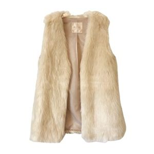Altar’d State Fur Vest Off White/Cream